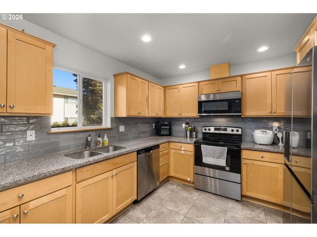 10971 Se HOLGATE Blvd, Portland, OR 97266