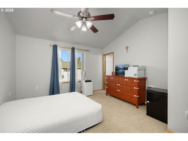 10971 Se HOLGATE Blvd, Portland, OR 97266