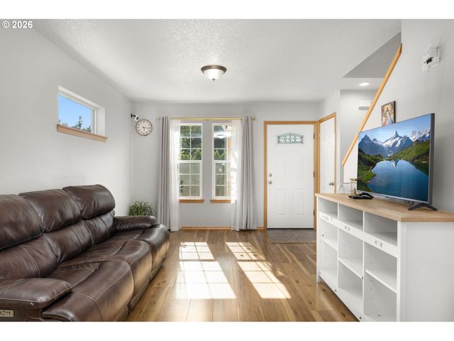 10971 Se HOLGATE Blvd, Portland, OR 97266