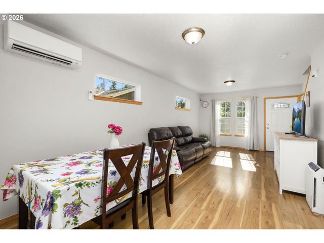 10971 Se HOLGATE Blvd, Portland, OR 97266