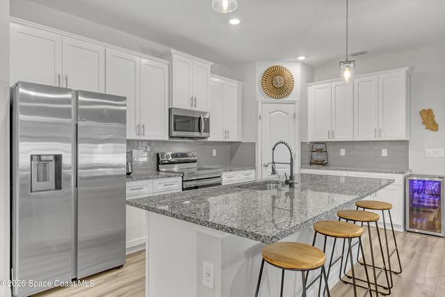 466 Olmsted Street SW, Palm Bay, FL 32908