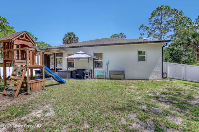 466 Olmsted Street SW, Palm Bay, FL 32908