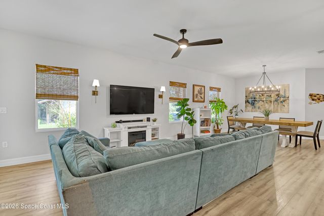 466 Olmsted Street SW, Palm Bay, FL 32908
