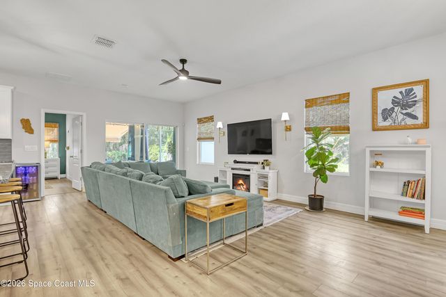 466 Olmsted Street SW, Palm Bay, FL 32908