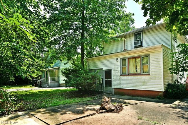 995 Glenwood Street NE, Warren, OH 44483