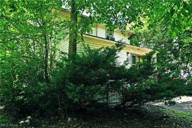 995 Glenwood Street NE, Warren, OH 44483