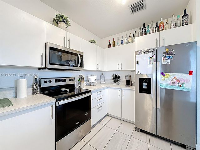 451 NW 12th Ave, Florida City, FL 33034