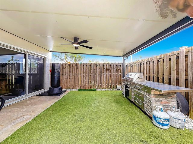 451 NW 12th Ave, Florida City, FL 33034