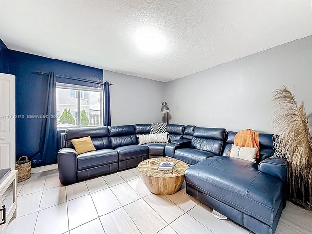 451 NW 12th Ave, Florida City, FL 33034