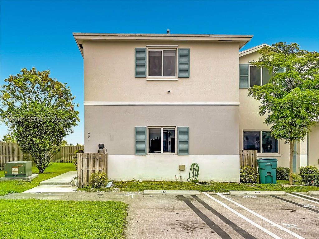 451 NW 12th Ave, Florida City, FL 33034