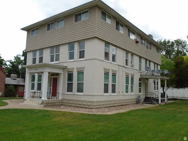 251 E 300 S, Springville, UT 84663