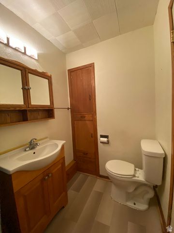251 E 300 S, Springville, UT 84663
