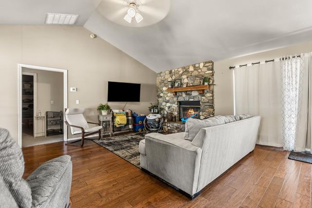17761 Grizzly Bear Dr, Grass Valley, CA 95949
