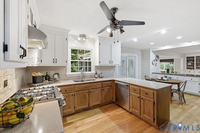 5700 Sandstone Ridge Rd, Midlothian, VA 23112