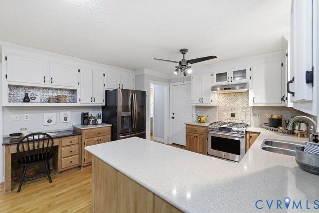 5700 Sandstone Ridge Rd, Midlothian, VA 23112