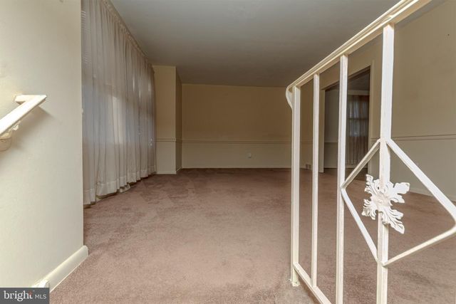 16 PINEDALE RD, Newark, DE 19711