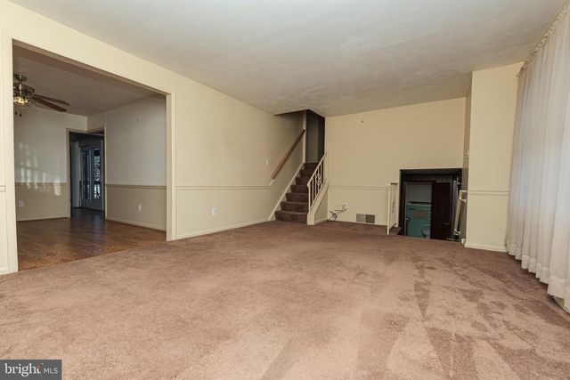 16 PINEDALE RD, Newark, DE 19711