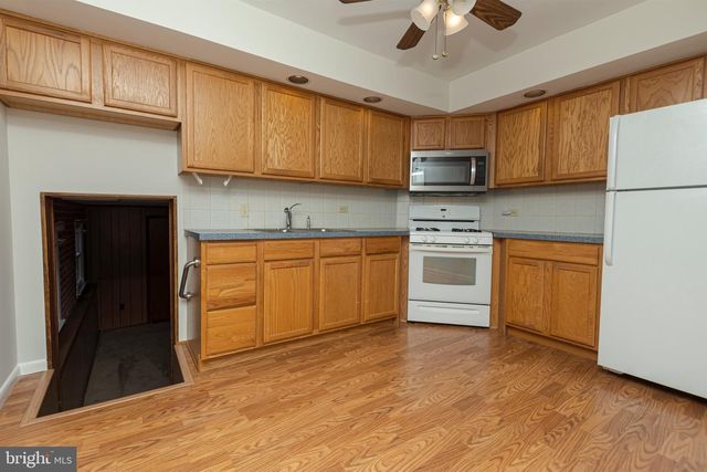 16 PINEDALE RD, Newark, DE 19711