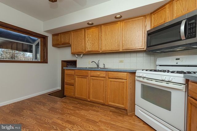 16 PINEDALE RD, Newark, DE 19711