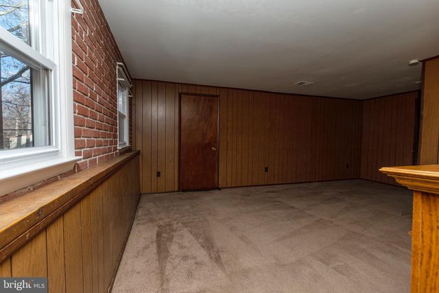 16 PINEDALE RD, Newark, DE 19711