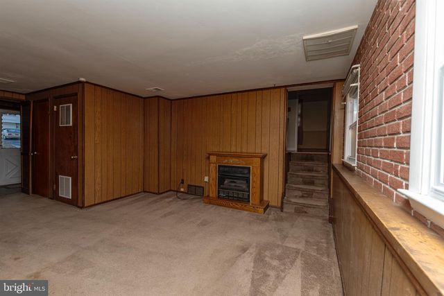 16 PINEDALE RD, Newark, DE 19711