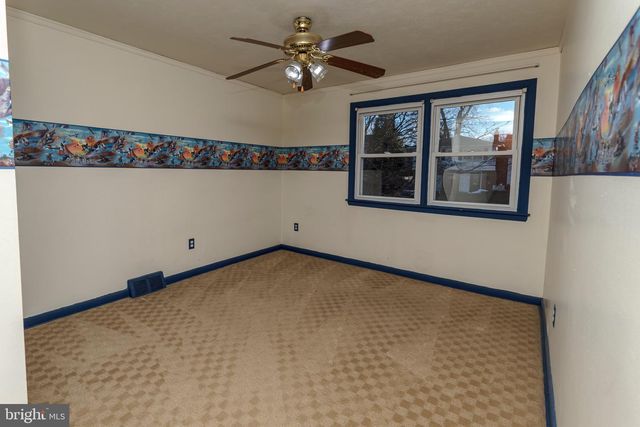 16 PINEDALE RD, Newark, DE 19711