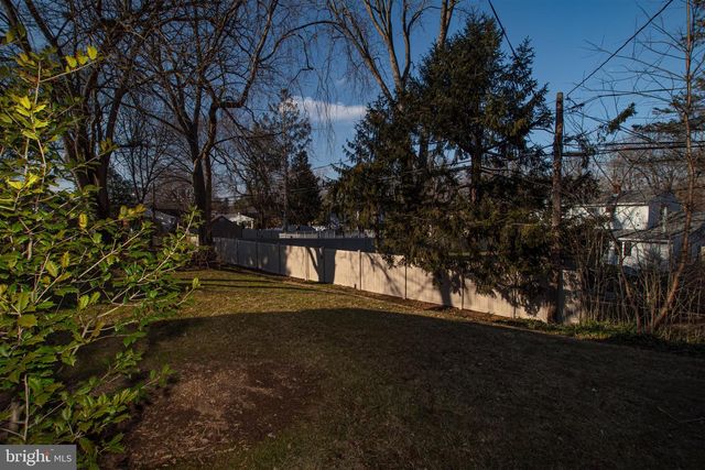 16 PINEDALE RD, Newark, DE 19711