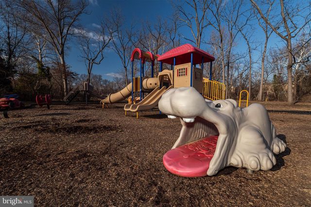 16 PINEDALE RD, Newark, DE 19711