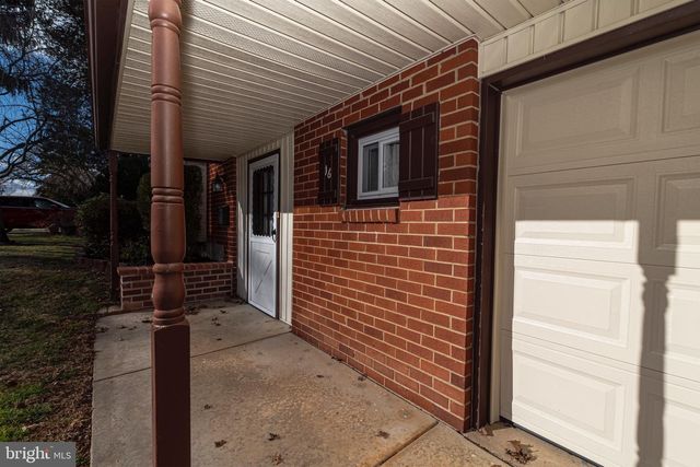 16 PINEDALE RD, Newark, DE 19711