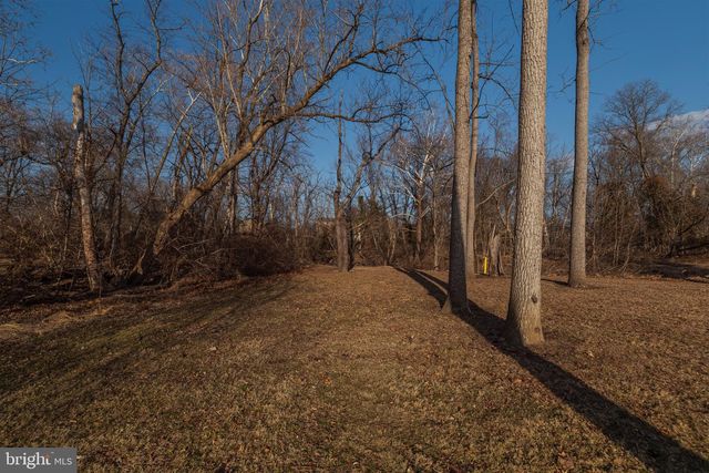 16 PINEDALE RD, Newark, DE 19711