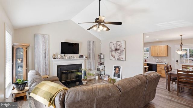 145 HOLLY DR, Stafford, VA 22556