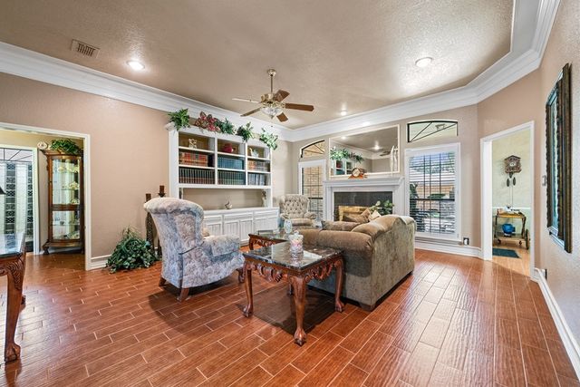 1919 Centerview, Midland, TX 79707