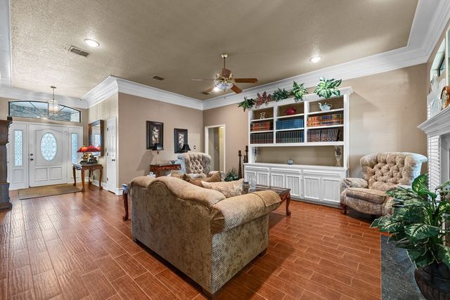 1919 Centerview, Midland, TX 79707