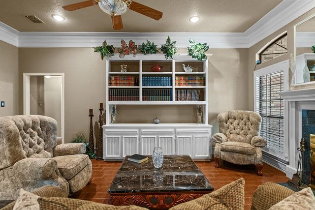 1919 Centerview, Midland, TX 79707