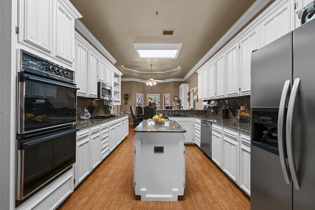 1919 Centerview, Midland, TX 79707