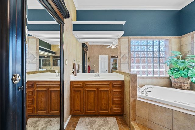 1919 Centerview, Midland, TX 79707