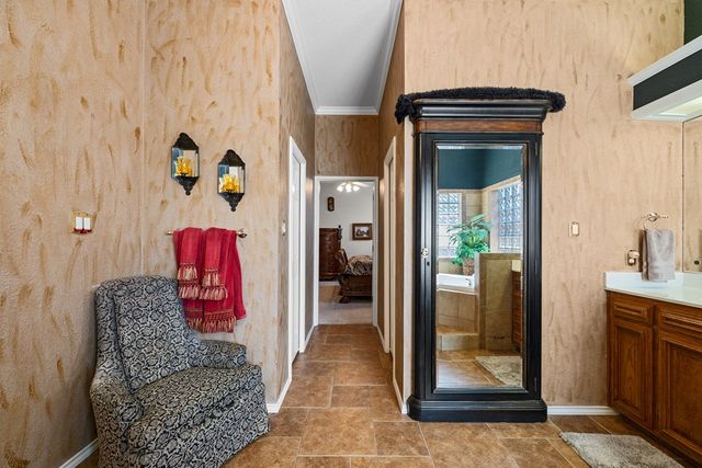 1919 Centerview, Midland, TX 79707