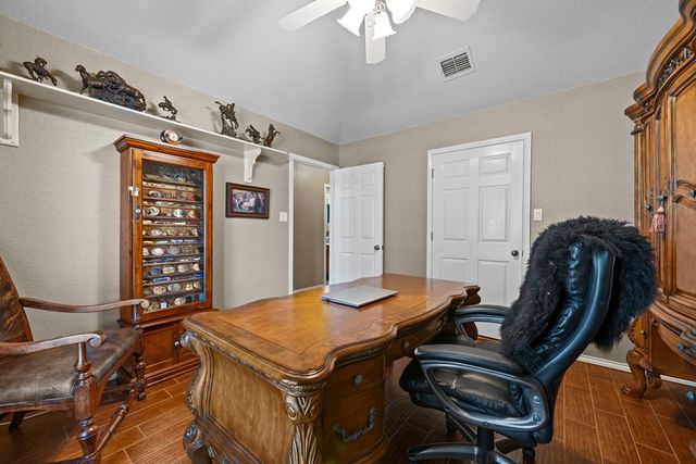 1919 Centerview, Midland, TX 79707