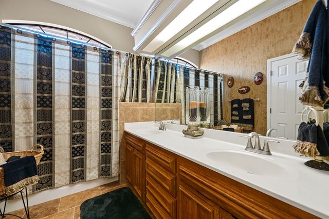 1919 Centerview, Midland, TX 79707