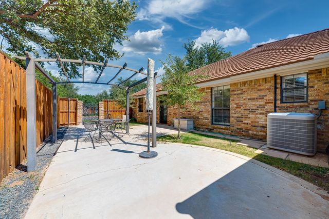 1919 Centerview, Midland, TX 79707