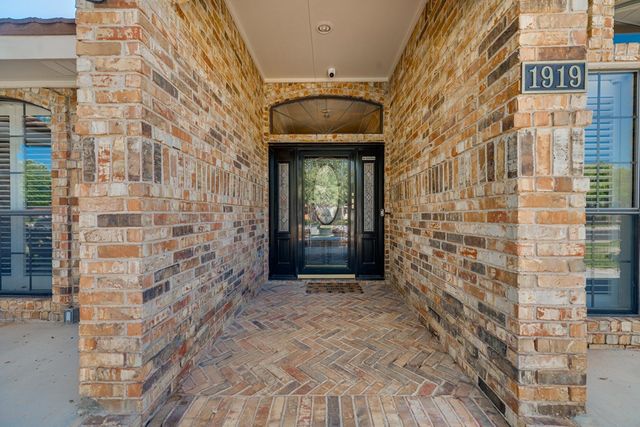 1919 Centerview, Midland, TX 79707