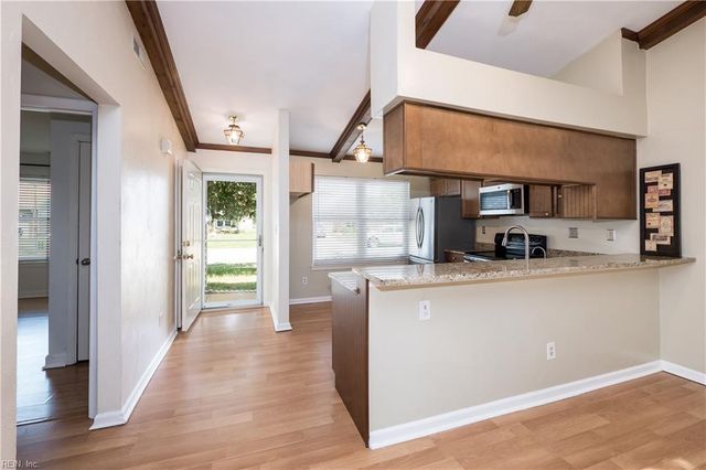 5025 Cliffony DR, Virginia Beach, VA 23464