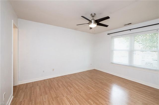 5025 Cliffony DR, Virginia Beach, VA 23464