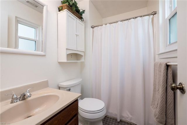 5025 Cliffony DR, Virginia Beach, VA 23464