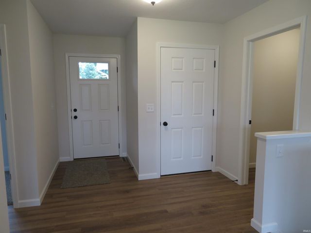 18473 Falcons Lair Court, New Paris, IN 46553
