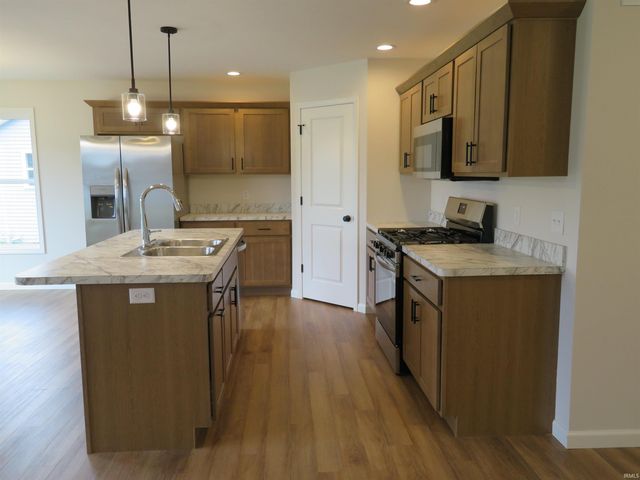 18473 Falcons Lair Court, New Paris, IN 46553