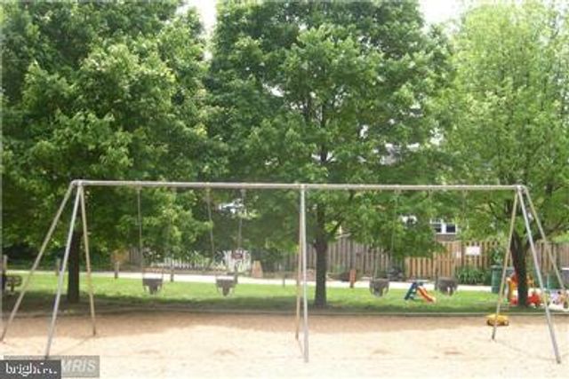 6473 BLENHEIM RD, Baltimore, MD 21212