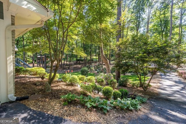 2210 Rosser Place, Smoke Rise, GA 30087