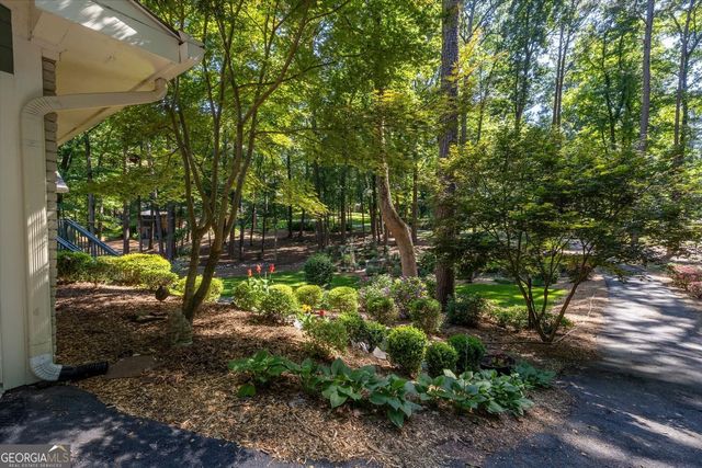 2210 Rosser Place, Smoke Rise, GA 30087