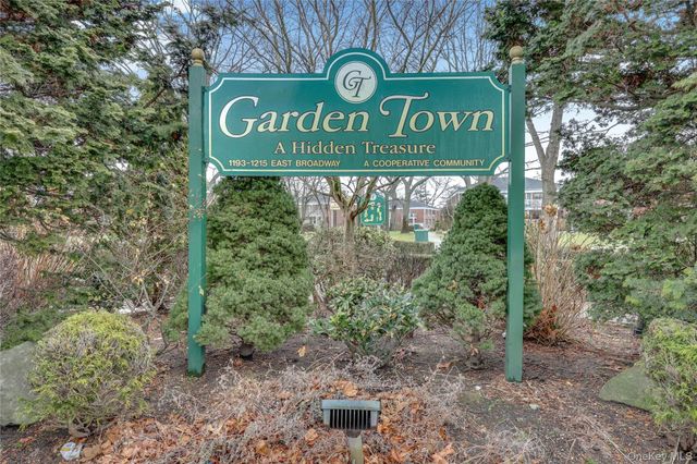 1201 E Broadway H-23, Hewlett, NY 11557